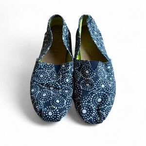 Women’s Navy Blue Patterned Slip-On Tom’s